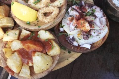 Başlangıç olarak çeşitli Tapas