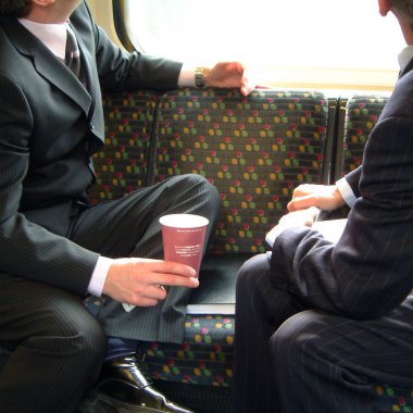 Londra, Birleşik Krallık - 07 Nisan 2002: Businnessmen underround