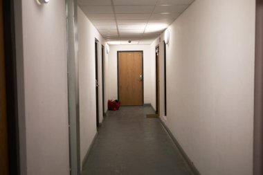 Londra, İngiltere - 26 Haziran 2018 : Daireler koridoru