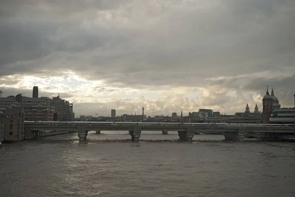 Londen Verenigd Koninkrijk Maart 2012 Zonsondergang Bij Southwark Bridge — Stockfoto