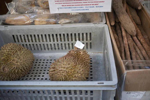 Londyn Wielka Brytania Czerwca 2018 Durian Sprzedawane Chinatown — Zdjęcie stockowe
