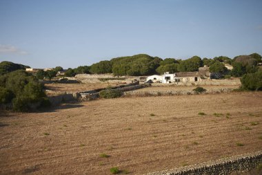 Minorca, Balear Adaları, İspanya - 01 Eylül 2013 : Minorca kırsalı