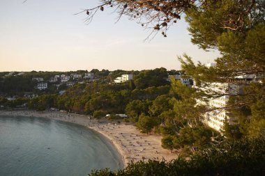 Minorca, Balear Adaları, İspanya - 05 Eylül 2013 : Cala Galdana'nın yukarıdan görünümü, Minorca