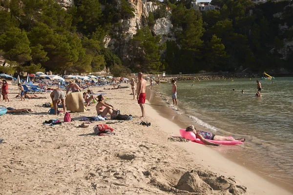 Minorca Isole Baleari Spagna Settembre 2013 Turisti Cala Galdana Minorca — Foto Stock