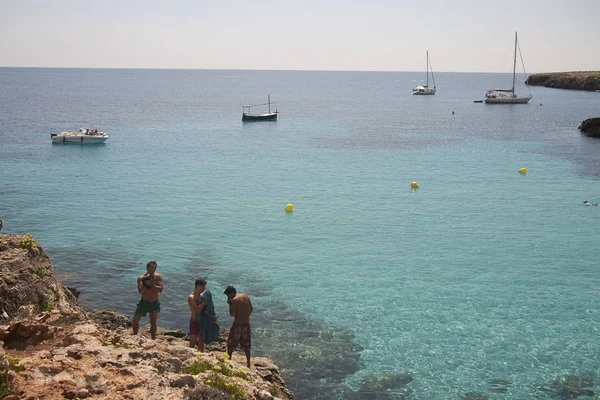 Menorca Islas Baleares España Septiembre 2013 Turistas Playa Olla — Foto de Stock