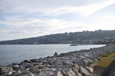 Napoli, İtalya - 23 Temmuz 2018 : Posillipo'nun gün batımında görünümü