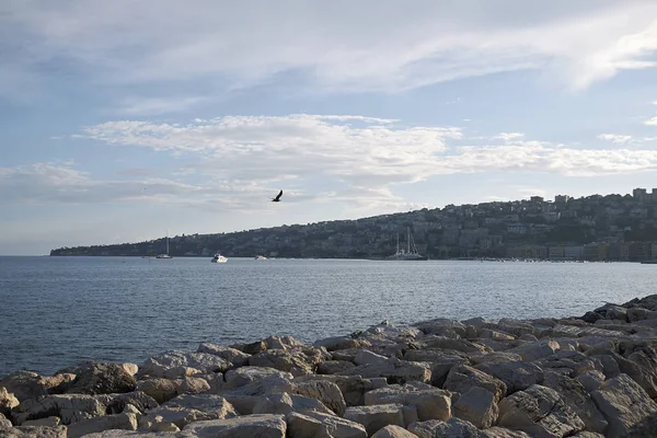 Napoli, İtalya - 23 Temmuz 2018 : Posillipo'nun gün batımında görünümü