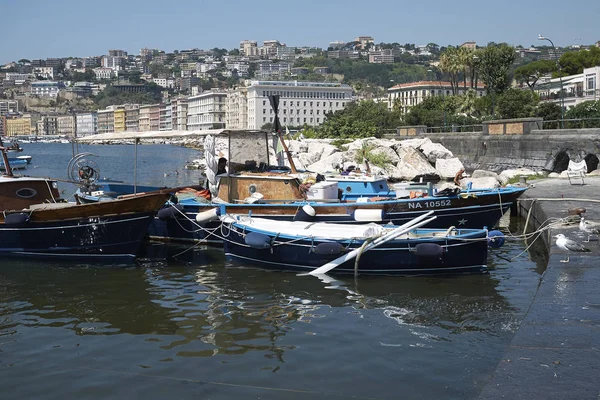 Napoli Luglio 2018 Barche Dei Pescatori Sulla Spiaggia Mergellina — Foto Stock