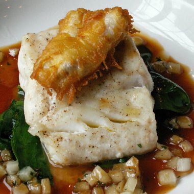 Oslo, Norveç - 15 Mart 2006 : Kızarmış ve buğulanmış morina