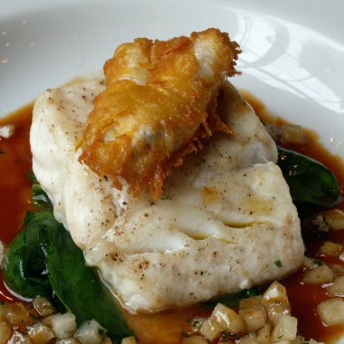 Oslo, Norveç - 15 Mart 2006 : Kızarmış ve buğulanmış morina