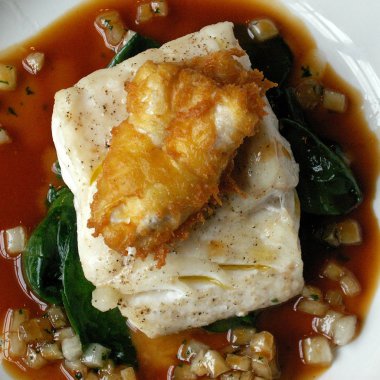 Oslo, Norveç - 15 Mart 2006 : Kızarmış ve buğulanmış morina