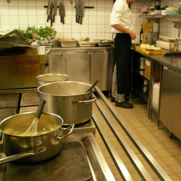 Oslo, Norvegia - 15 marzo 2006: Cucina del ristorante — Foto Stock