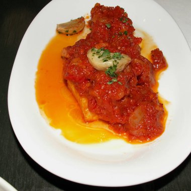 Oslo, Norveç - 17 Mart 2006 : Domates soslu Polenta