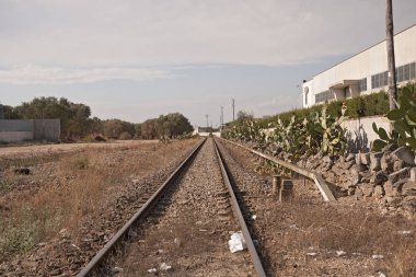 Otranto, İtalya - 04 Eylül 2012 : demiryolu rayları