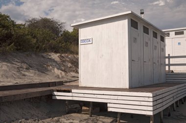 Otranto, İtalya - 06 Eylül 2012 : Alimini plajının görünümü