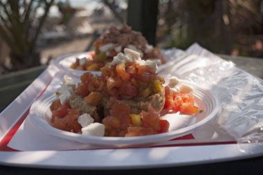 Otranto, İtalya - 07 Eylül 2012 : Domates ve ton balığı ile Frisella