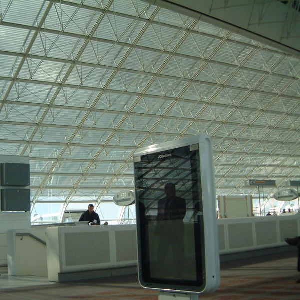 Paris França Março 2004 Aeroporto Charles Gaulle — Fotografia de Stock