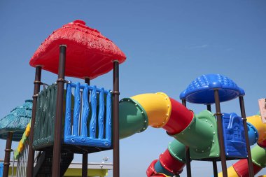 Milano Marittima, İtalya - 29 Temmuz 2019 : Plaj kulübünde çocuk oyun alanı görünümü