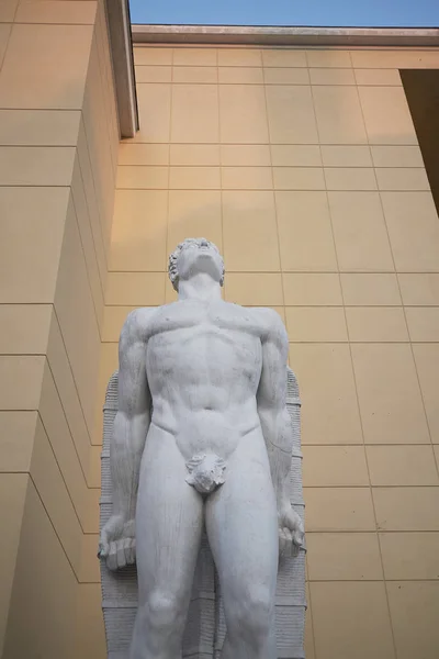意大利福利 2018年8月09日 伊卡鲁斯雕像 — 图库照片