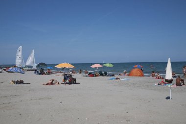 Milano Marittima, İtalya - 05 Ağustos 2019 : Milano Marittima plajı nın görünümü