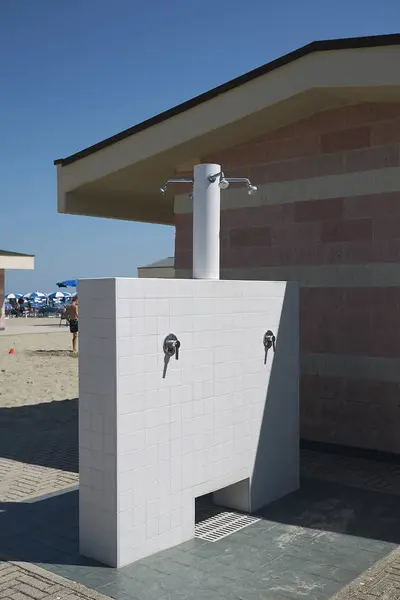 米兰玛蒂玛 意大利 2019 海滩俱乐部的公共淋浴 — 图库照片
