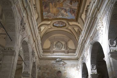 Cagliari, İtalya - 11 Kasım 2017 : Katedralin tavanı görünümü
