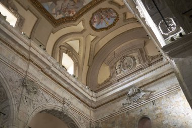 Cagliari, İtalya - 11 Kasım 2017 : Katedralin tavanı görünümü