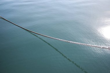 Cagliari, İtalya - 11 Kasım 2017 : Denizde halat