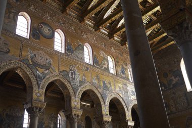 Monreale, İtalya - 11 Eylül 2018 : Monreale Katedrali'nin Bizans tarzı mozaikleri