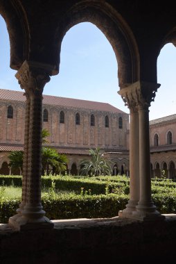 Monreale, İtalya - 11 Eylül 2018 : Monreale katedral manastırı