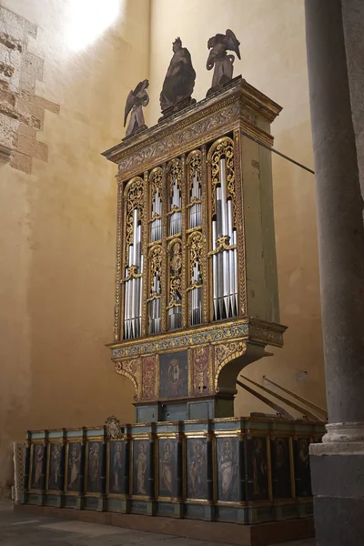 Cefalu, İtalya - 09 Eylül 2018: Cefalu Katedrali'nin org