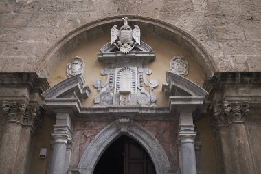 Palermo, İtalya - 07 Eylül 2018 : Palermo Katedrali'nin ana cephesinin görünümü 