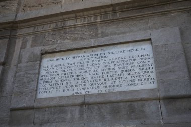 Palermo, İtalya - 08 Eylül 2018 : Porta Felice anıt plaketi