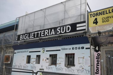 Palermo, İtalya - 10 Eylül 2018 : Renzo Barbera stadyumunun güney girişi