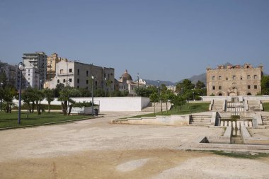 Palermo, İtalya - 06 Eylül 2018 : Zisa Sarayı Manzarası