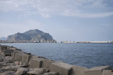 Palermo, İtalya - 06 Eylül 2018 : Palermo feribot iskelesinin görünümü 