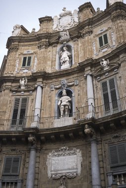 Palermo, İtalya - 07 Eylül 2018 : Quattro Canti'nin görünümü (güney doğu köşesi)