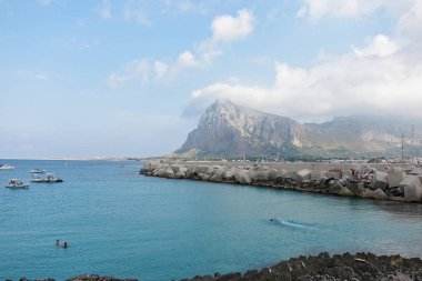 San Vito Lo Capo, Sicilya - 27 Ağustos 2011: San Vito Lo Capo körfezi nin görünümü