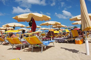 San Vito Lo Capo, Sicilya - 27 Ağustos 2011: San Vito Lo Capo turistler