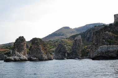 Scopello, İtalya - 01 Eylül 2011: Scopello'nun tekneden görünümü