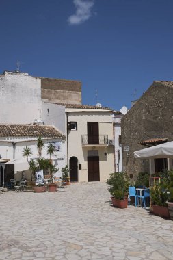 Scopello, İtalya - 01 Eylül 2018 : Piazza Nettuno görünümü