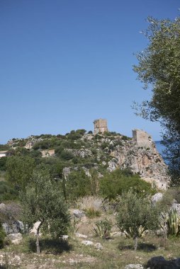 Scopello, İtalya - 04 Eylül 2018 : Tonnara di Scopello kulesinin görünümü