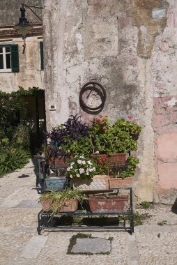 Scopello, İtalya - 04 Eylül 2018 : Tonnara di Scopello'nun ana binasının görünümü