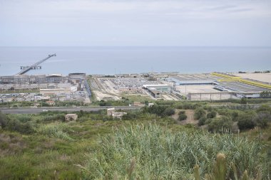 Termini Imerese, İtalya - 09 Eylül 2018 : Centrale Enel Ettore Majorana'nın Termini Imerese'deki görünümü