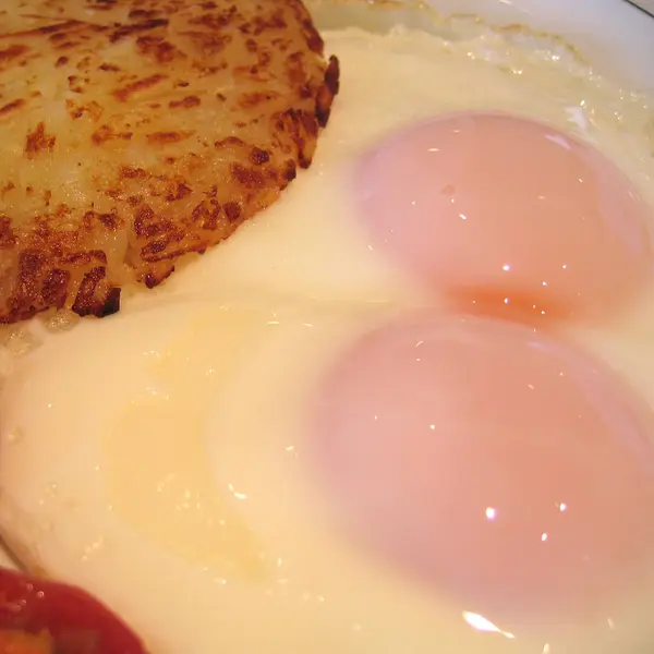 Stekt Ägg Och Potatiskaka — Stockfoto