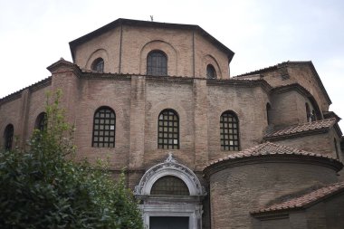 Ravenna, İtalya - 14 Ağustos 2019 : San Vitale Bazilikası dış görünümü