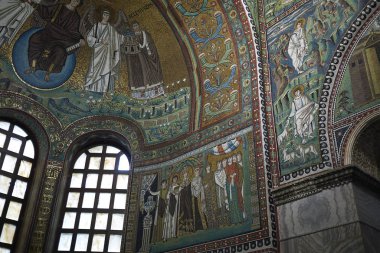 Ravenna, İtalya - 14 Ağustos 2019 : San Vitale Bazilikası iç görünümü