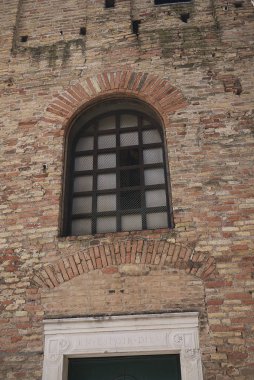 Ravenna, İtalya - 14 Ağustos 2019 : Battistero Neoniano dış görünümü