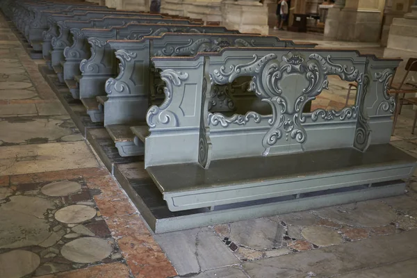 Ravenna, İtalya - 14 Ağustos 2019 : Ravenna katedralinin iç görünümü