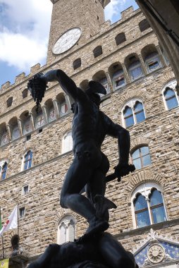 Firenze, İtalya - 21 Haziran 2018 : Loggia dei Lanzi Heykeli (Perseus, Medusa Başkanı)